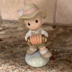 Precious Moments-Sure Would Love To Squeeze You